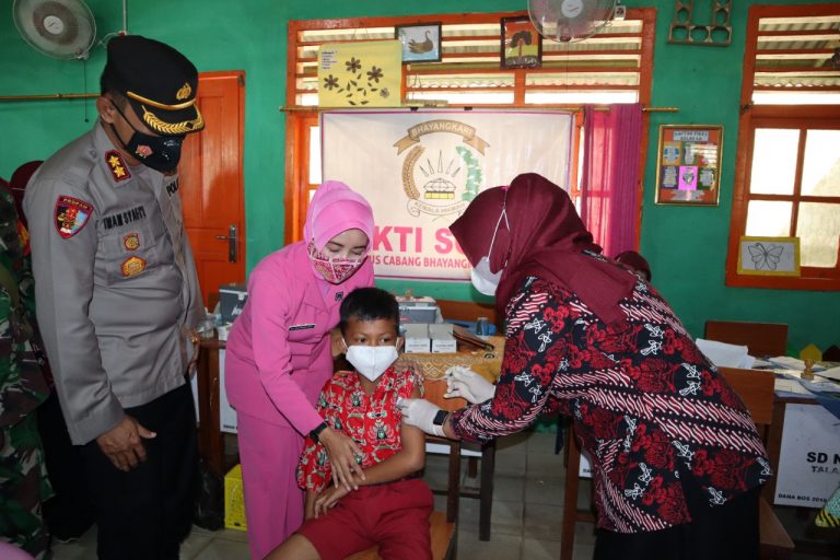 POLRES BANYUASIN – Dalam rangka percepatan vaksinasi Covid-19 di wilayah Kabupaten